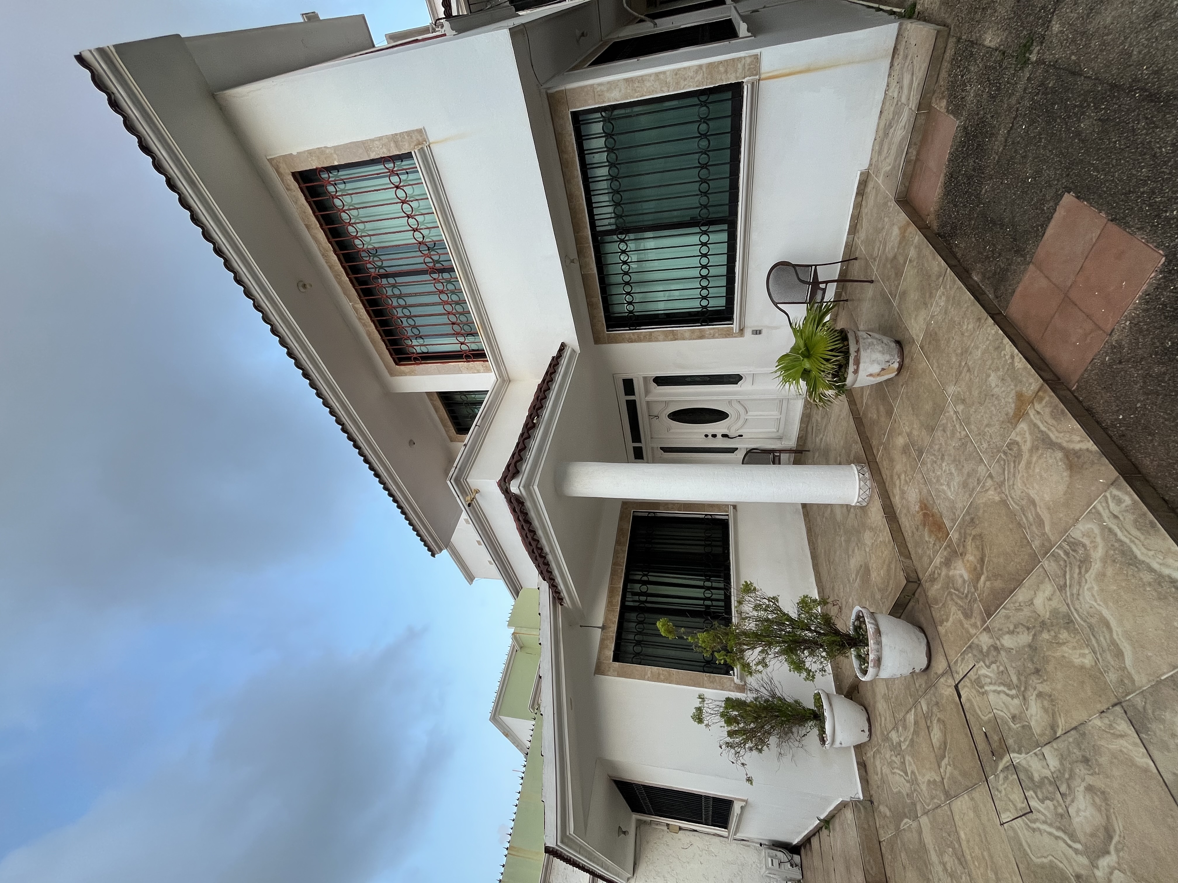 Casa de lujo con jardín en venta en la colonia petrolera. 
